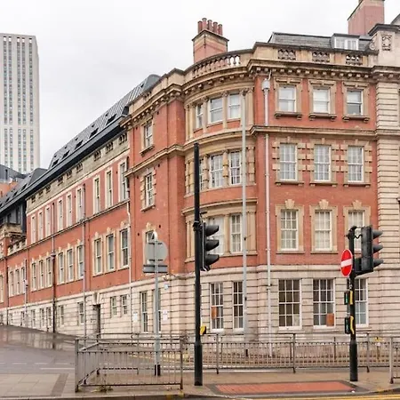 شقة Luxury 2-bedroom Penthouse With Stunning Views - Leeds City Centre *