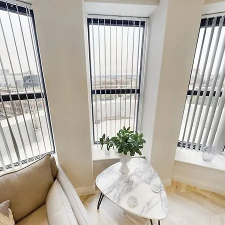 شقة Luxury 2-bedroom Penthouse With Stunning Views - Leeds City Centre ليدز