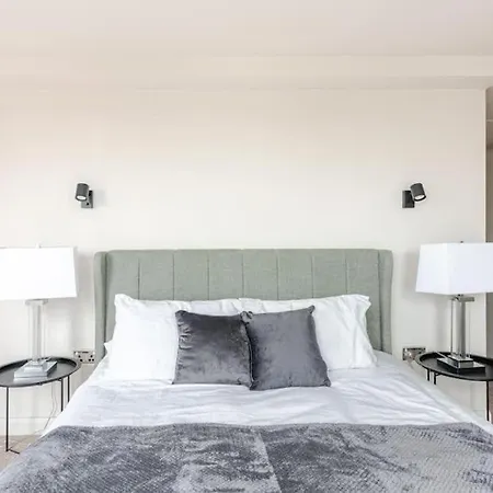Luxury 2-bedroom Penthouse With Stunning Views - Leeds City Centre شقة *
